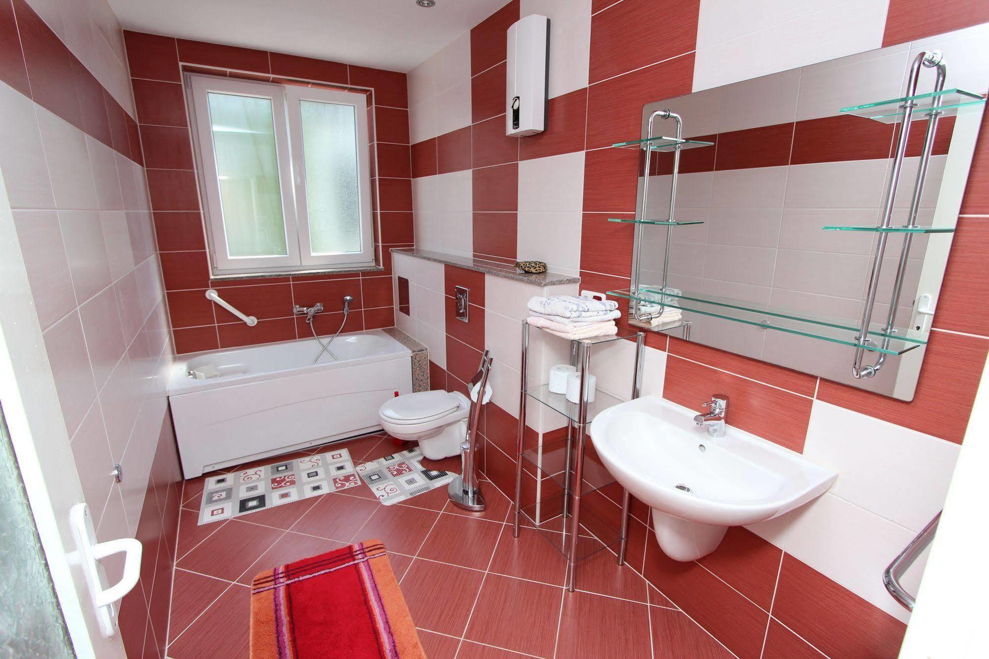 Rooms And Apartments Sally Ровинь Экстерьер фото